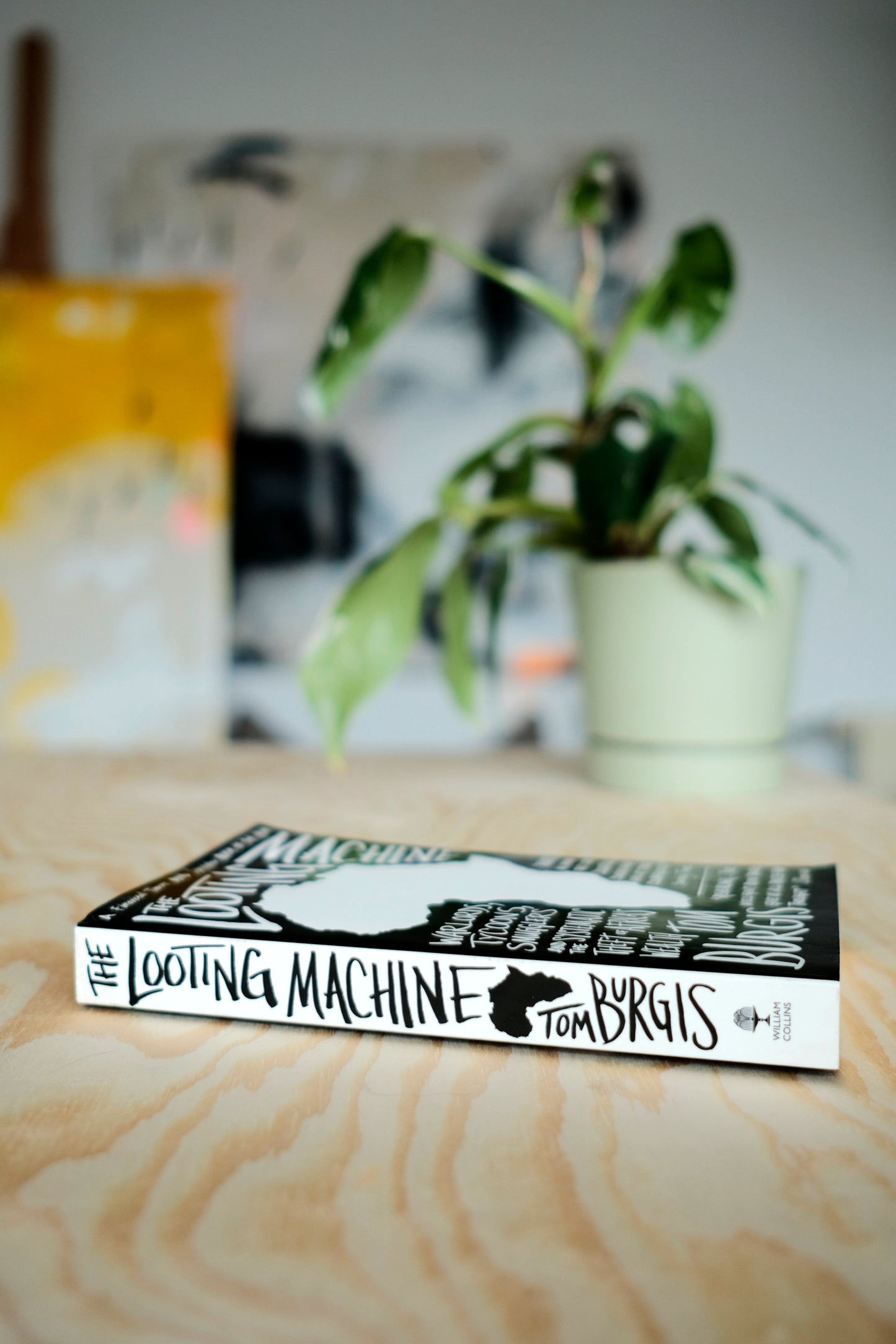 The Looting Machine | second-hand